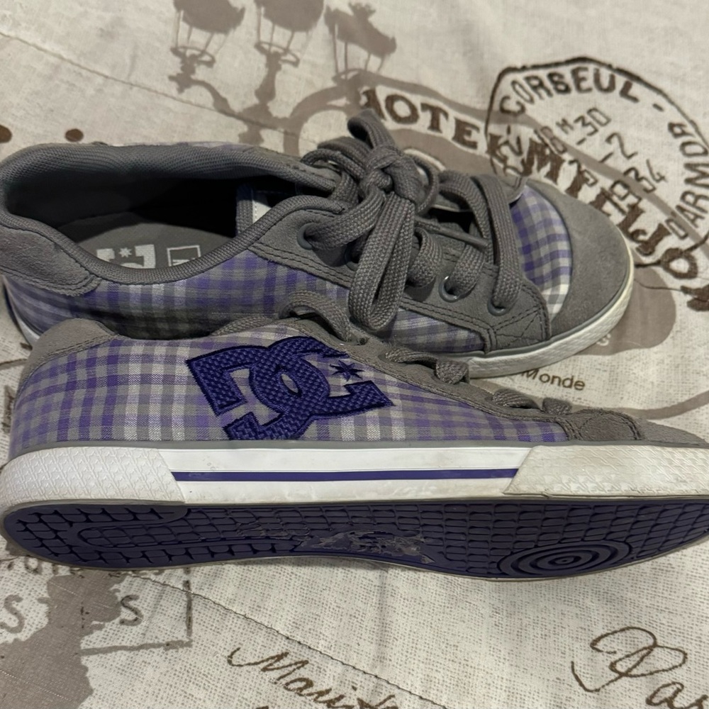 Women’s DC shoe